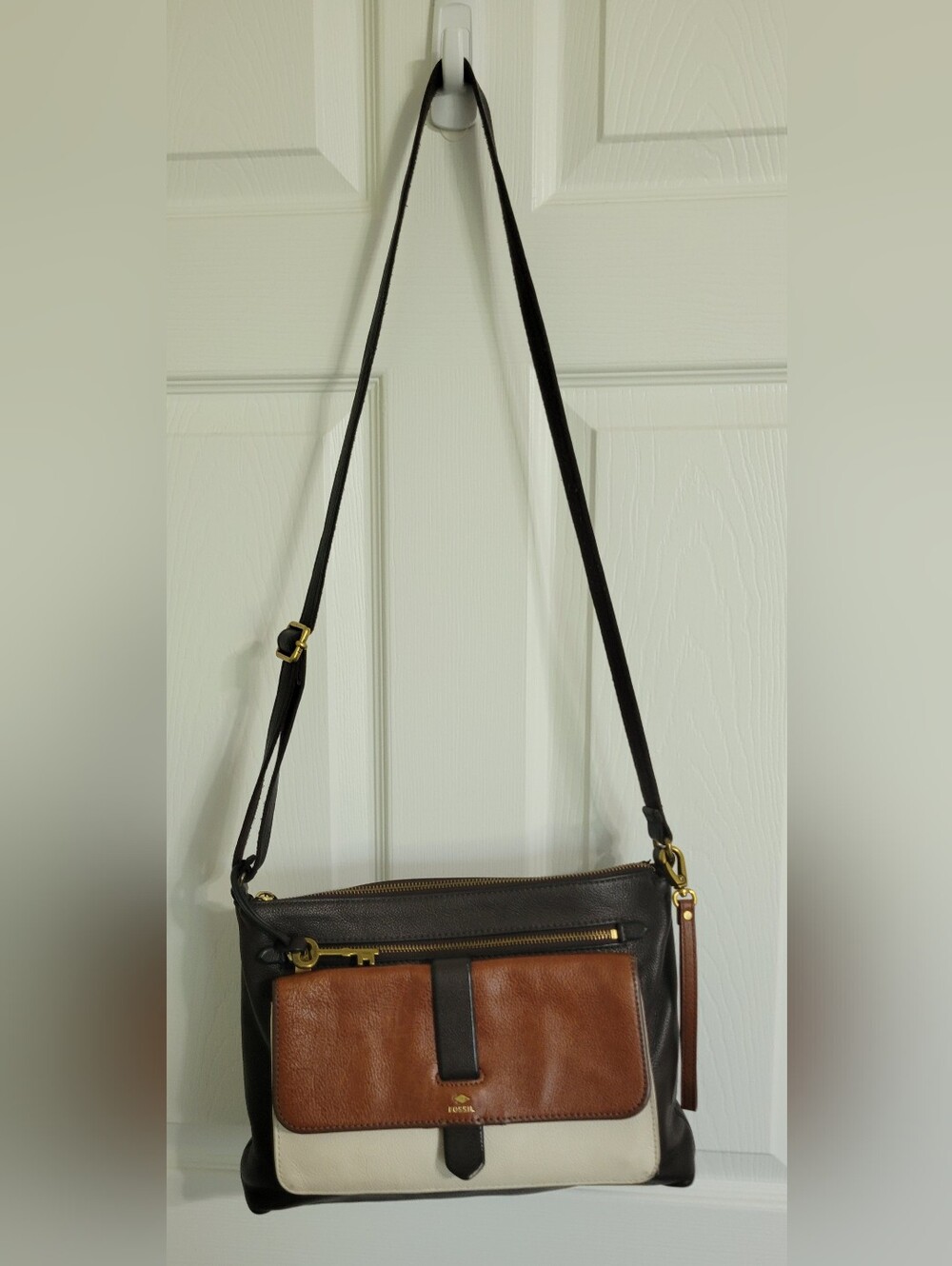 Fossil Leather Colorblock Crossbody Bag Black, Brown & Cream & Metal Key Charm - Picture 6 of 12